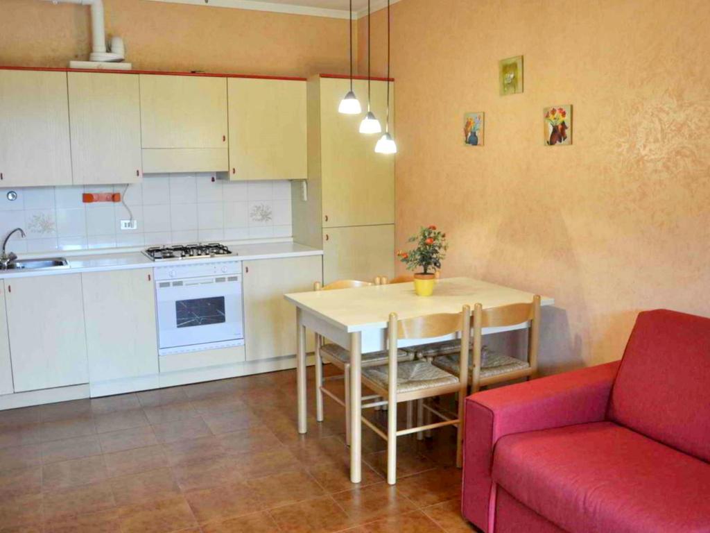 Belvilla By Oyo Enticing Holiday Home With Pool Lazise Bagian luar foto