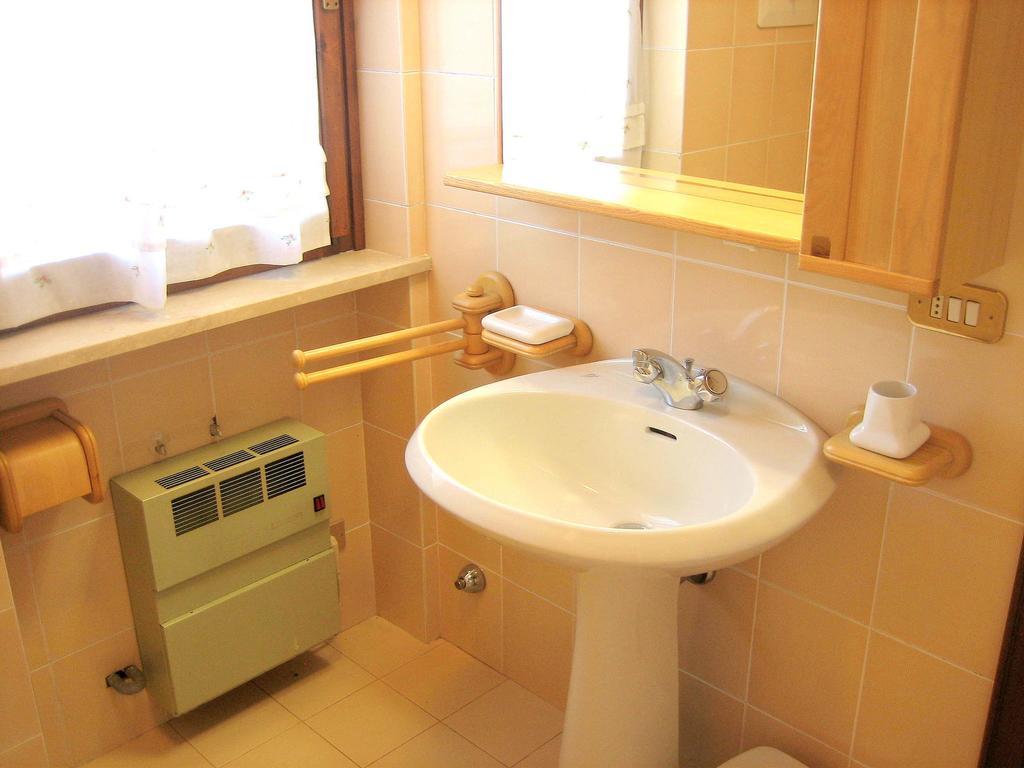 Belvilla By Oyo Enticing Holiday Home With Pool Lazise Bagian luar foto