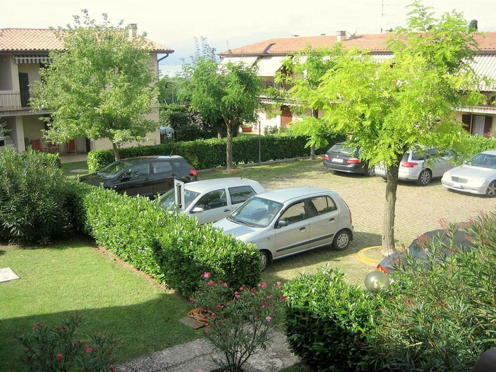 Belvilla By Oyo Enticing Holiday Home With Pool Lazise Bagian luar foto