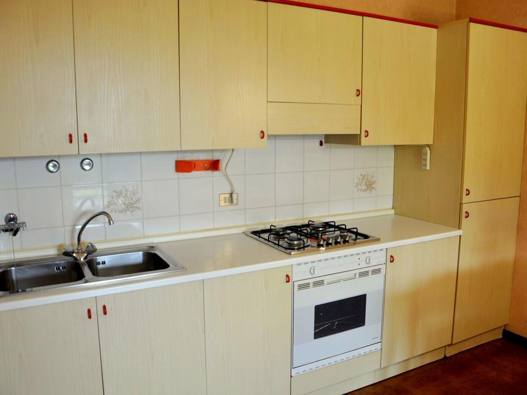 Belvilla By Oyo Enticing Holiday Home With Pool Lazise Bagian luar foto