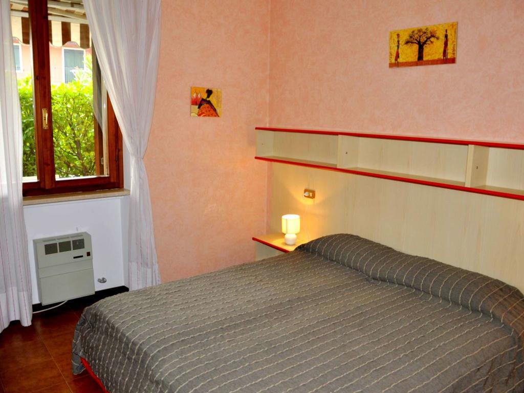 Belvilla By Oyo Enticing Holiday Home With Pool Lazise Bagian luar foto