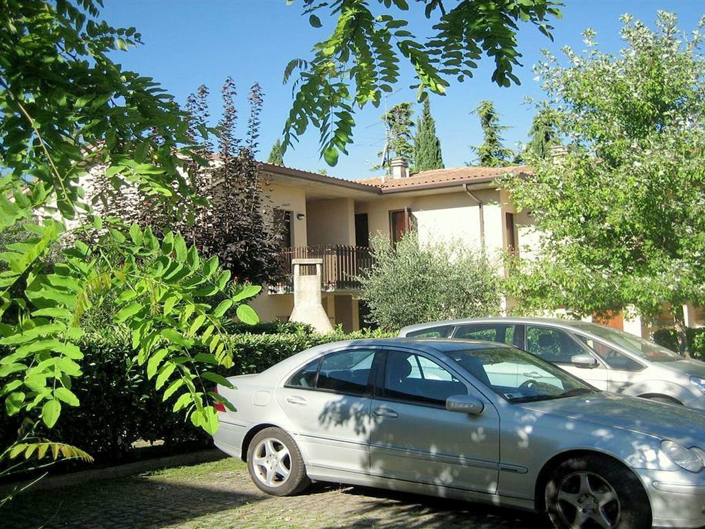 Belvilla By Oyo Enticing Holiday Home With Pool Lazise Bagian luar foto