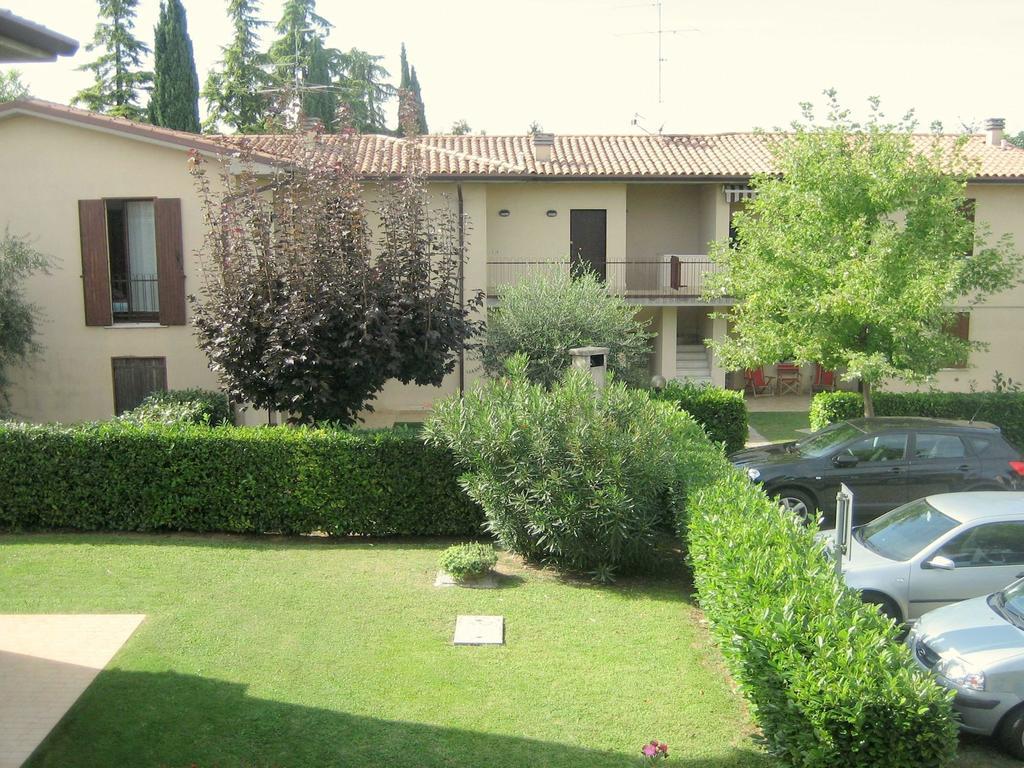 Belvilla By Oyo Enticing Holiday Home With Pool Lazise Bagian luar foto